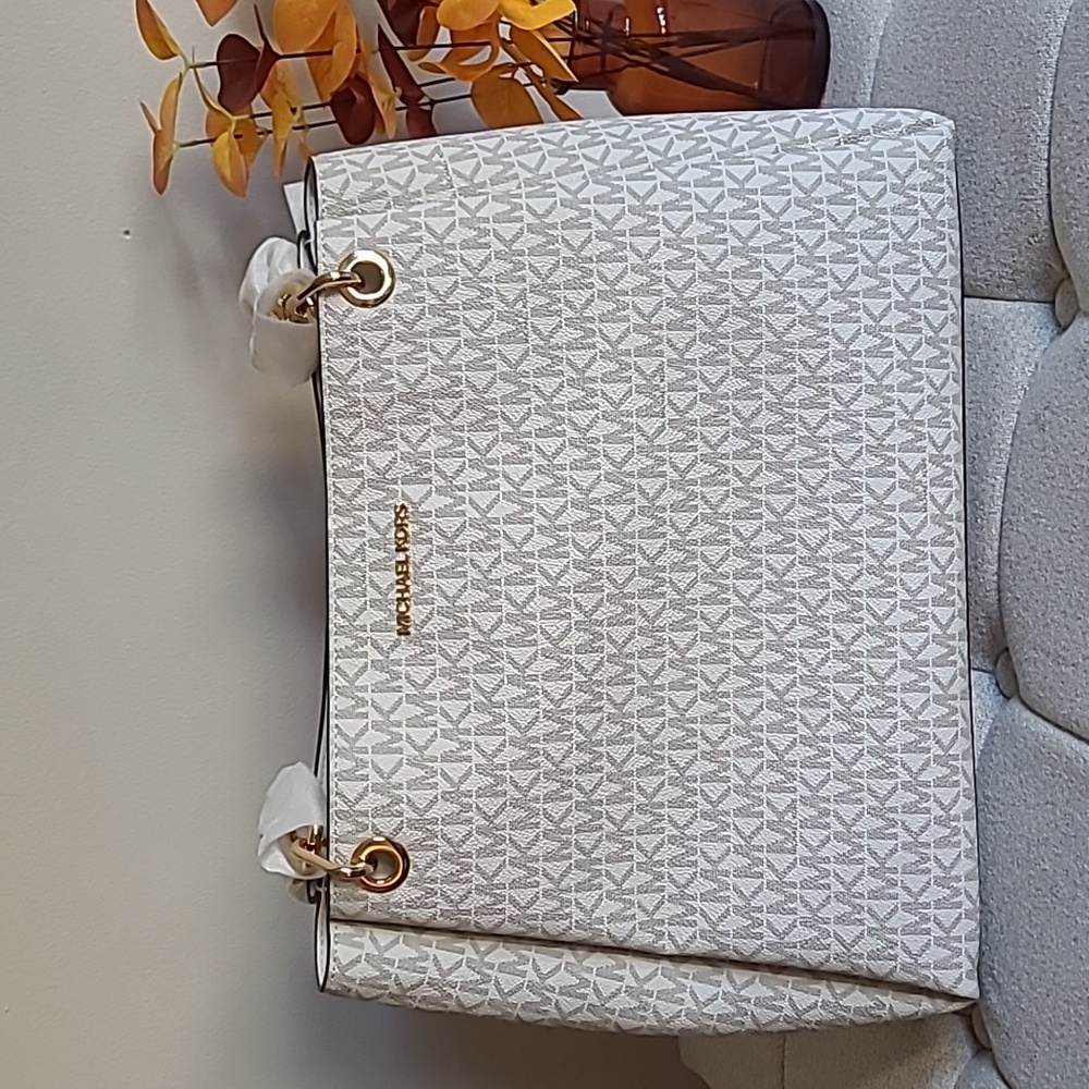 Michael Kors Trisha large gusset shoulder bag light cream logo.